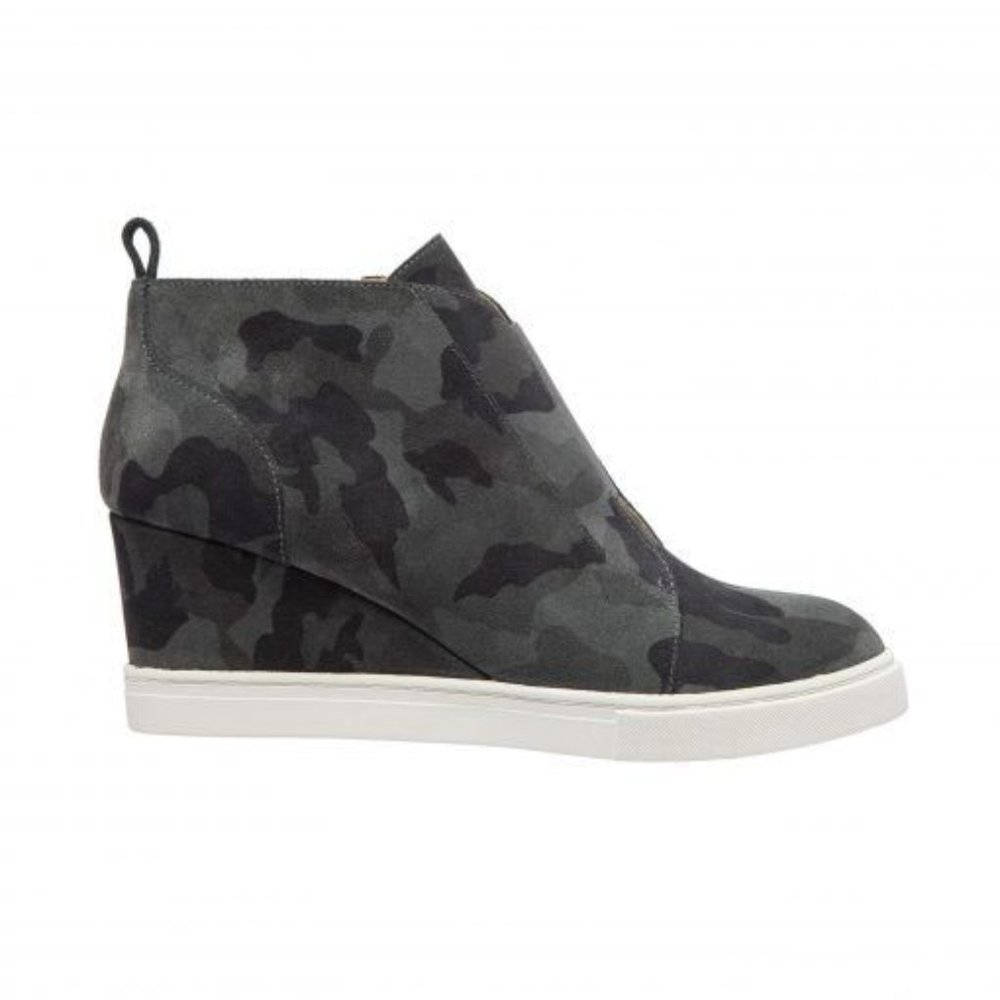 LINEA PAOLO / Felicia Wedge Sneaker Bootie Green Camo Size 9.5